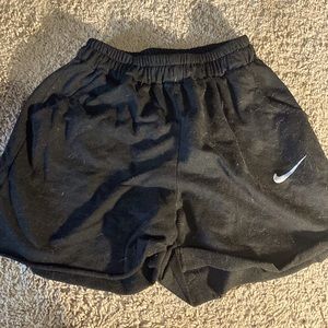 BLACK CLOTH NIKE SHORTS